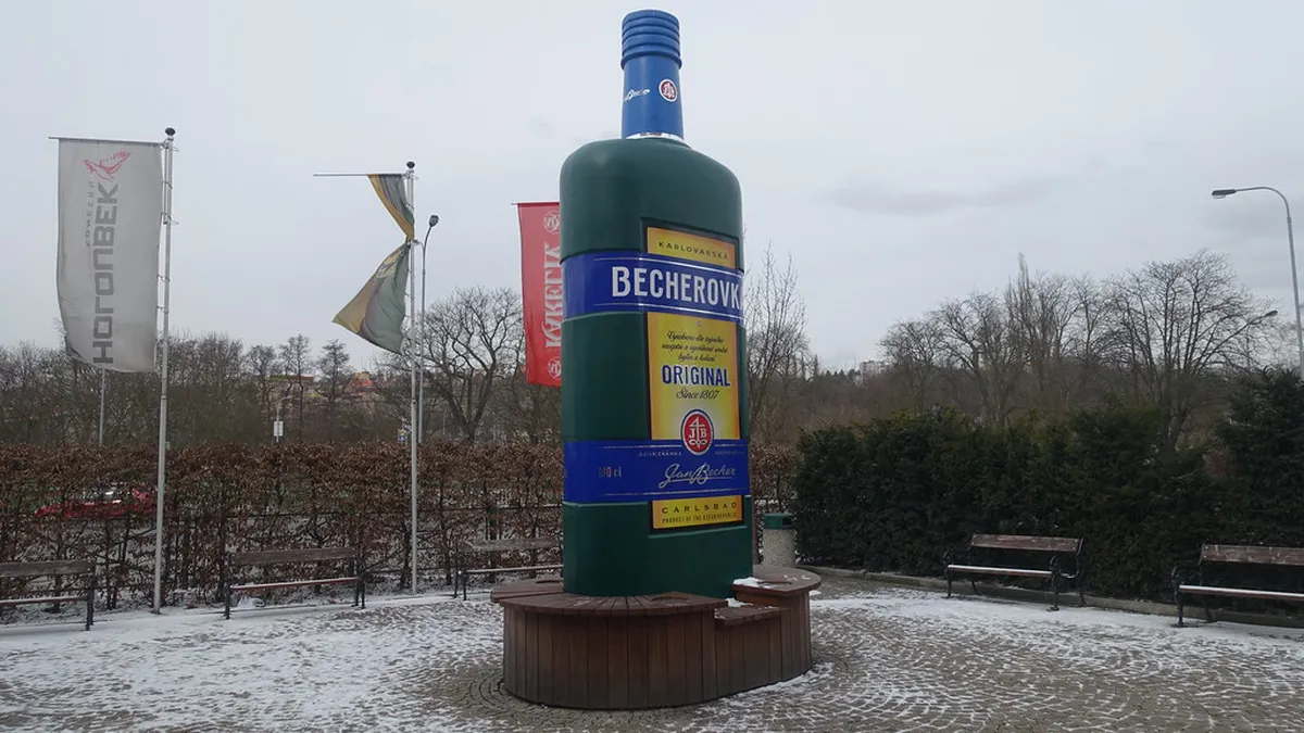 Karlovy Vary Travel Guide: Best Views, Hikes & Day Trips (2026)